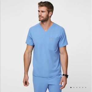 Leon three pocket scrub top